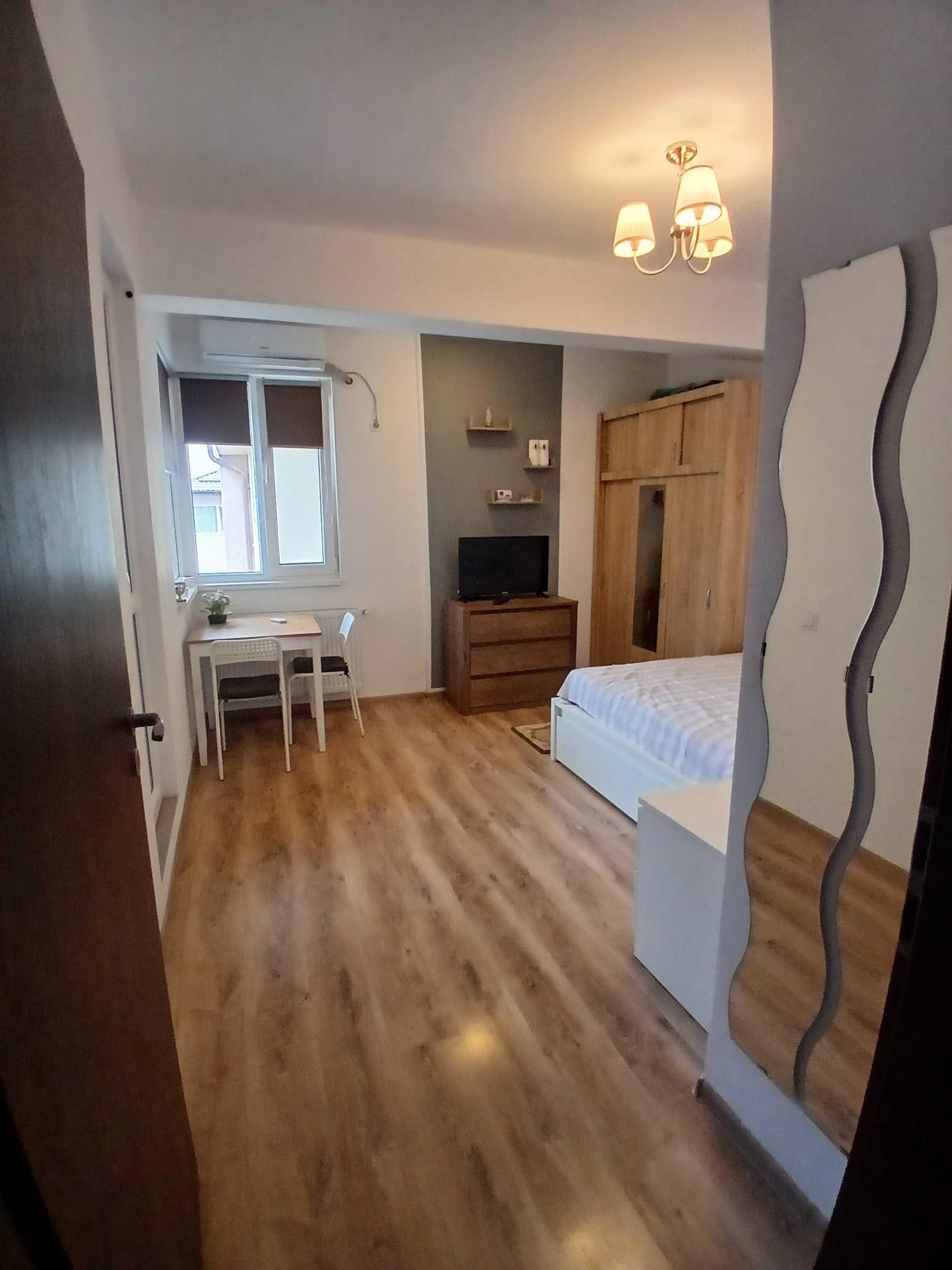 Proprietar Vand Garsoniera Langa Pasarela Metrou Berceni,Family Rezidence - imagine 1