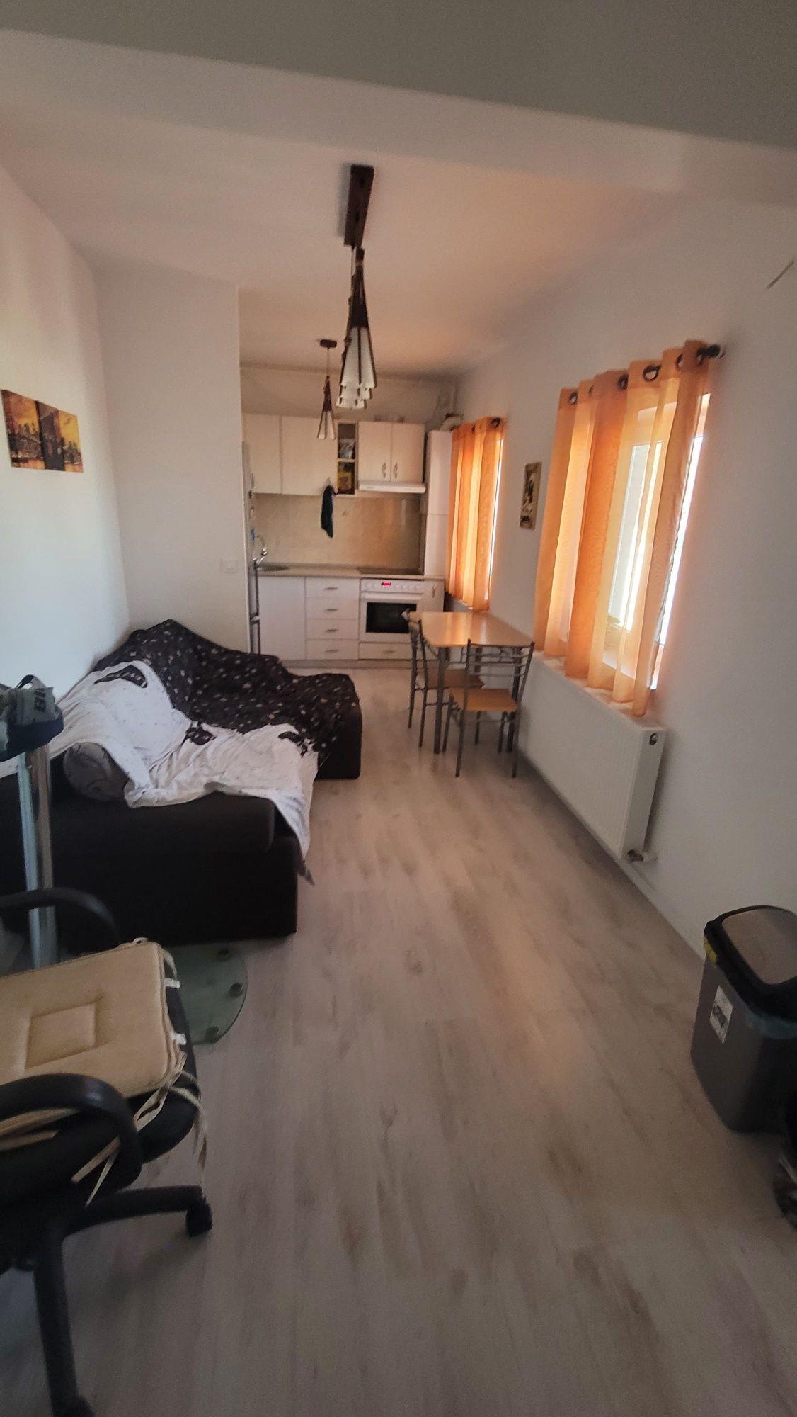 Cameră de închiriat în duplex spațios