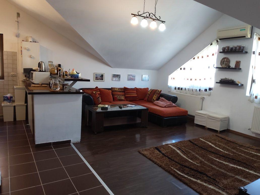 Apartament la mansarda  cu 3 camere complet utilat și mobilat - imagine 1
