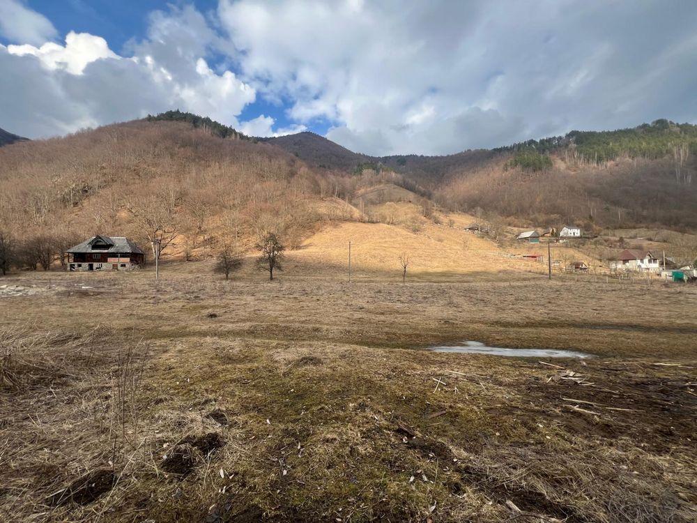 Teren generos de vanzarea - ( Marisel - Ruseşti )