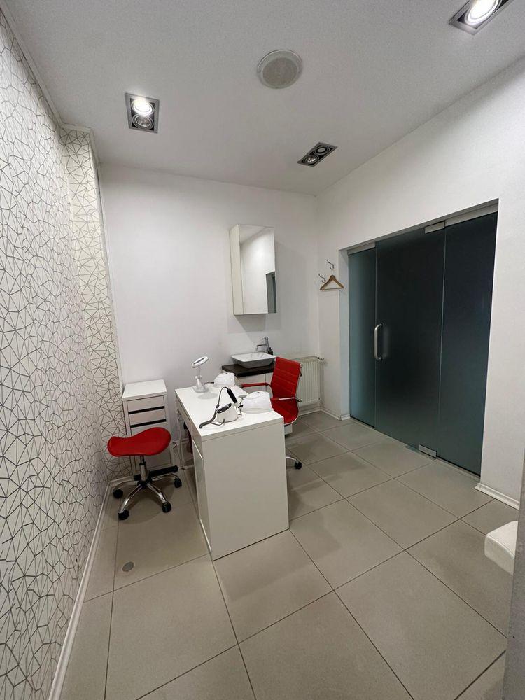 Inchiriez sala pentru manichiura pedichiura - imagine 1