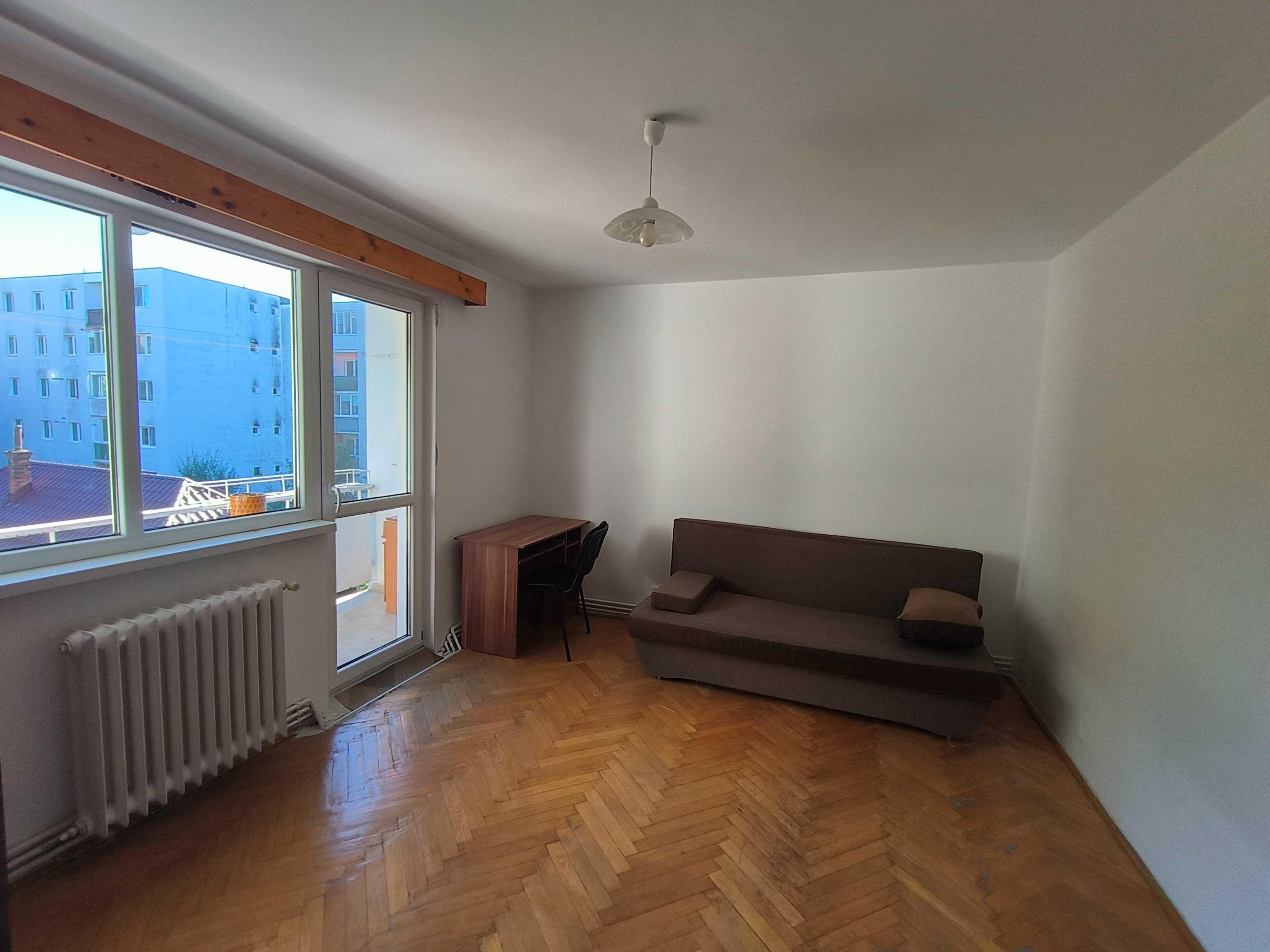 Închiriez apartament cu 3 camere - Cluj-Napoca