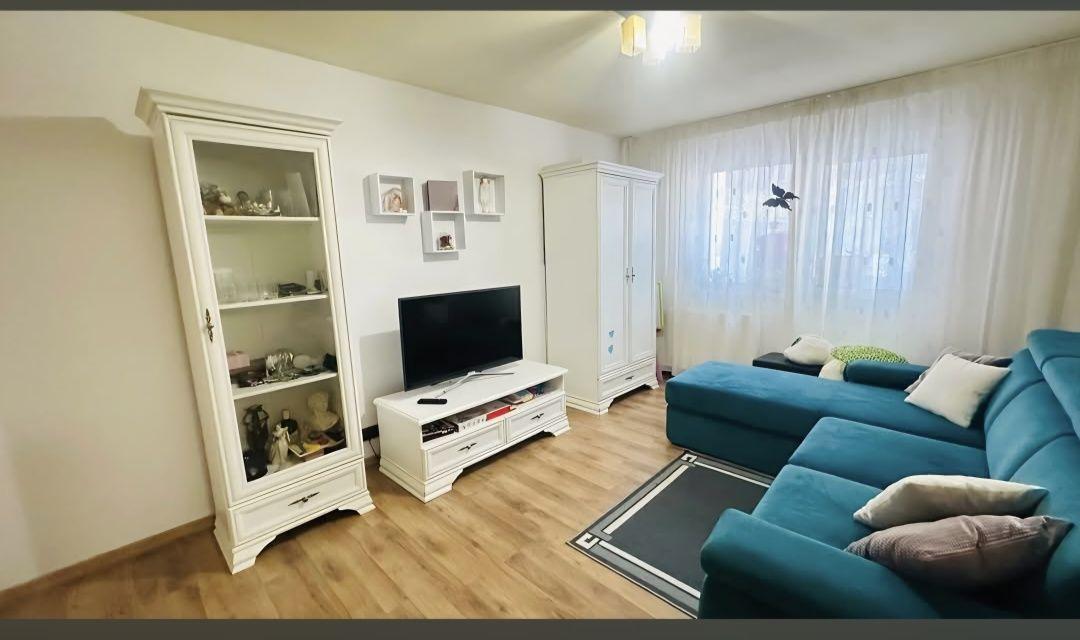 Apartament 3 camere chirie Astra - imagine 1