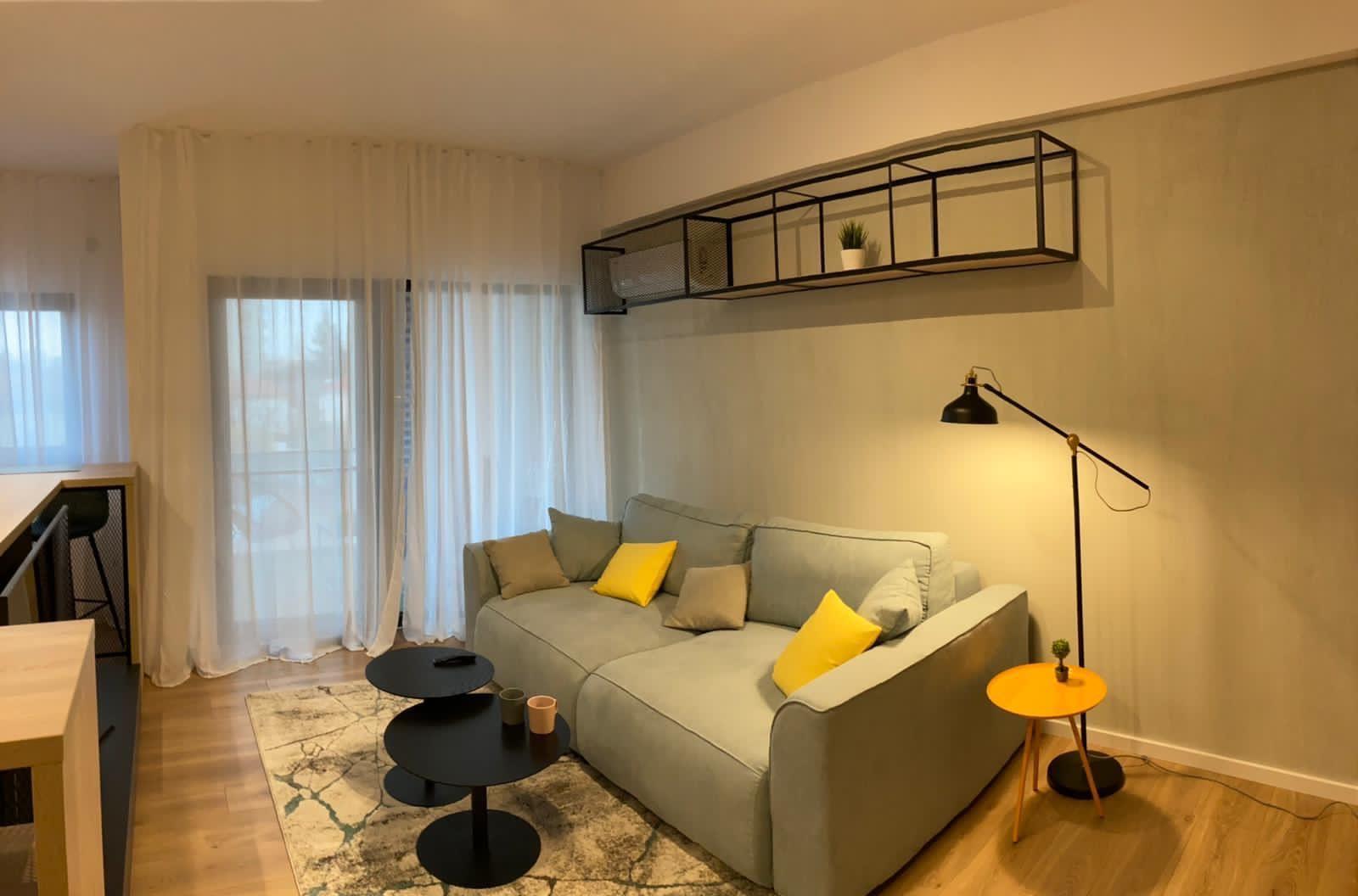 de inchiriat 2 camere, bloc nou, Piata Chiriac