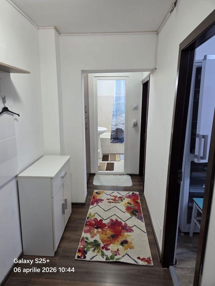 Inchiriez apartament 2 camere, la 300 de metri de facultatea de medicina 1 MAI