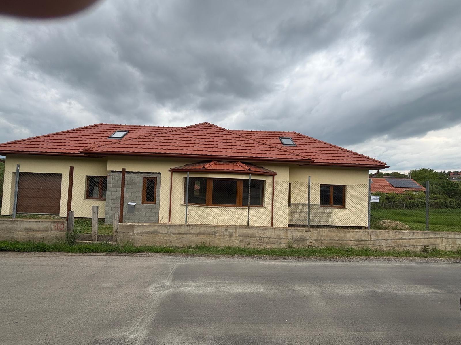 Casa de vanzare Cartier Oncea teren 1235 mp - imagine 1