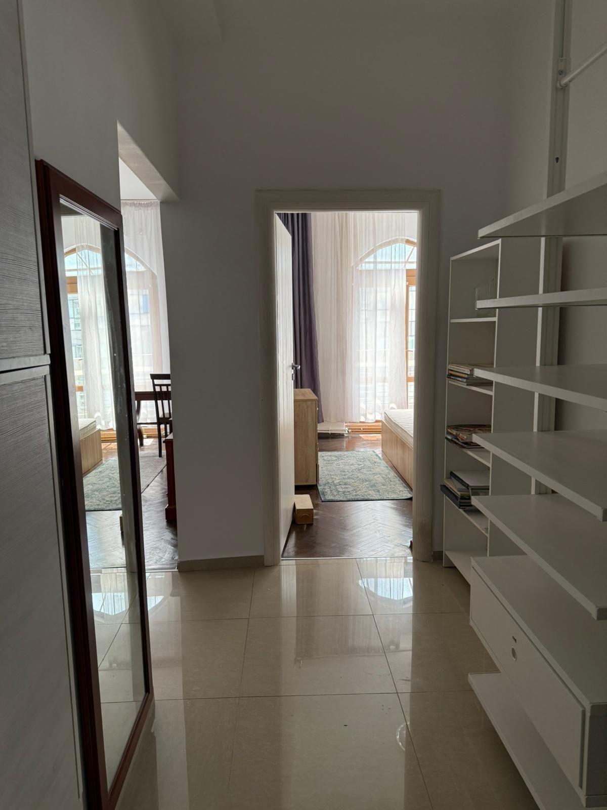 inchiriez apartament calea victoriei 2 camere decomandat 58 mp