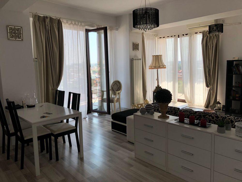 Vând apartament 2 camere zona Salaj