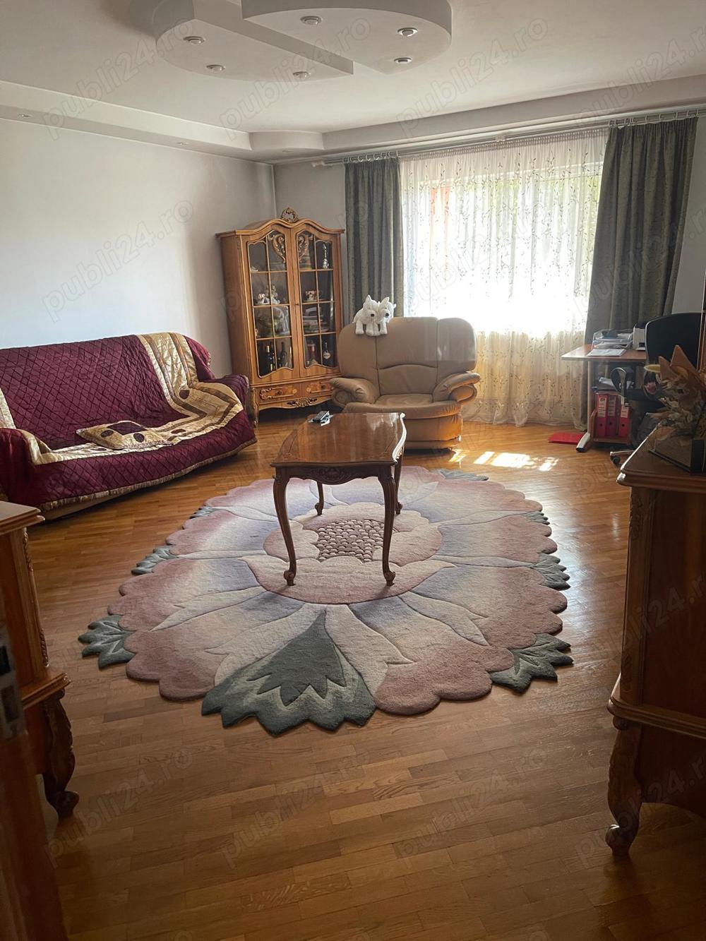 Teren de vânzare 700 mp cu două case construite DN1 - imagine 1