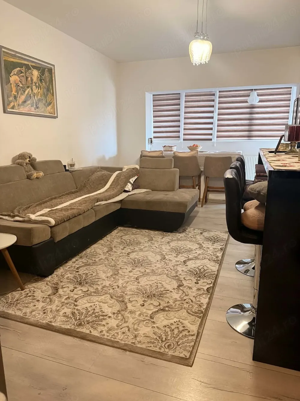 Vând apartament 2 camere in spate la Vivo