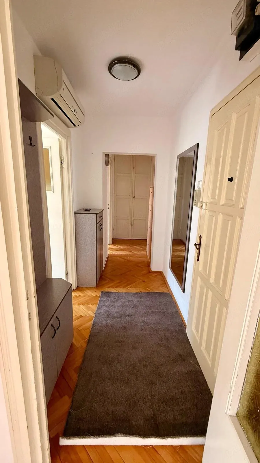 Proprietar vând ap. 2 cam. decomandat, et. 4 8, în Oradea, bul. Dacia - imagine 1