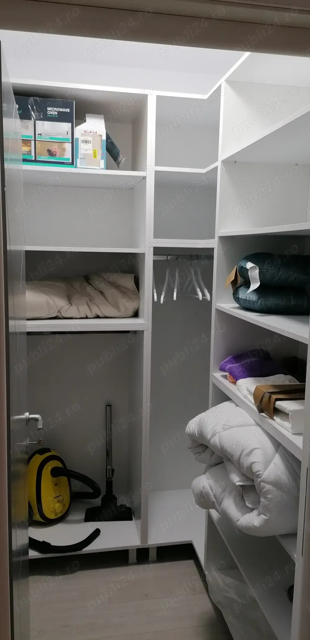Inchiriez apartament cu două camere în blocul White Tower. Prima închiriere 2500 lei. - imagine 1
