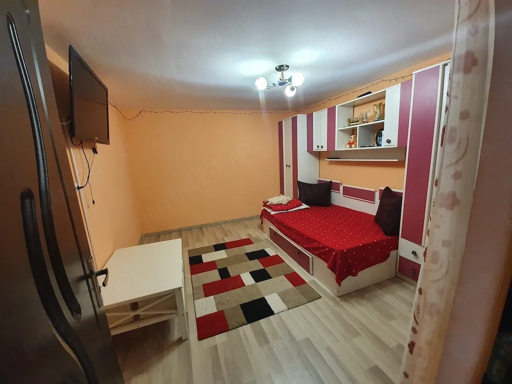 De vânzare casă la curte