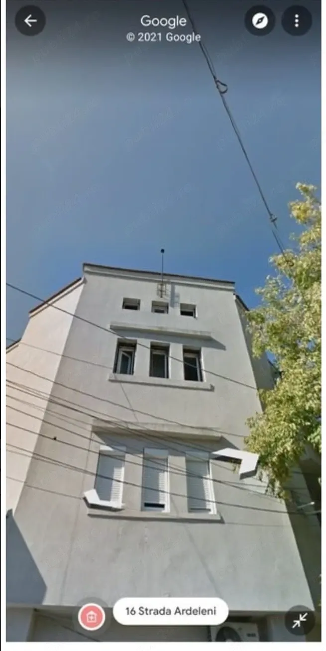 Ofer spre închiriere apartament cu 3 camere semidecomandat, generos și luminos, situat p