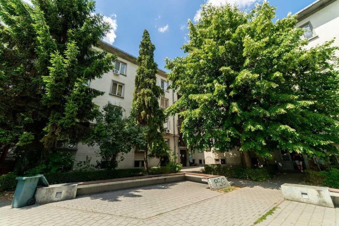Apartament 2 camere - Ultracentral, chiar langa Primarie, etaj 3 - imagine 1