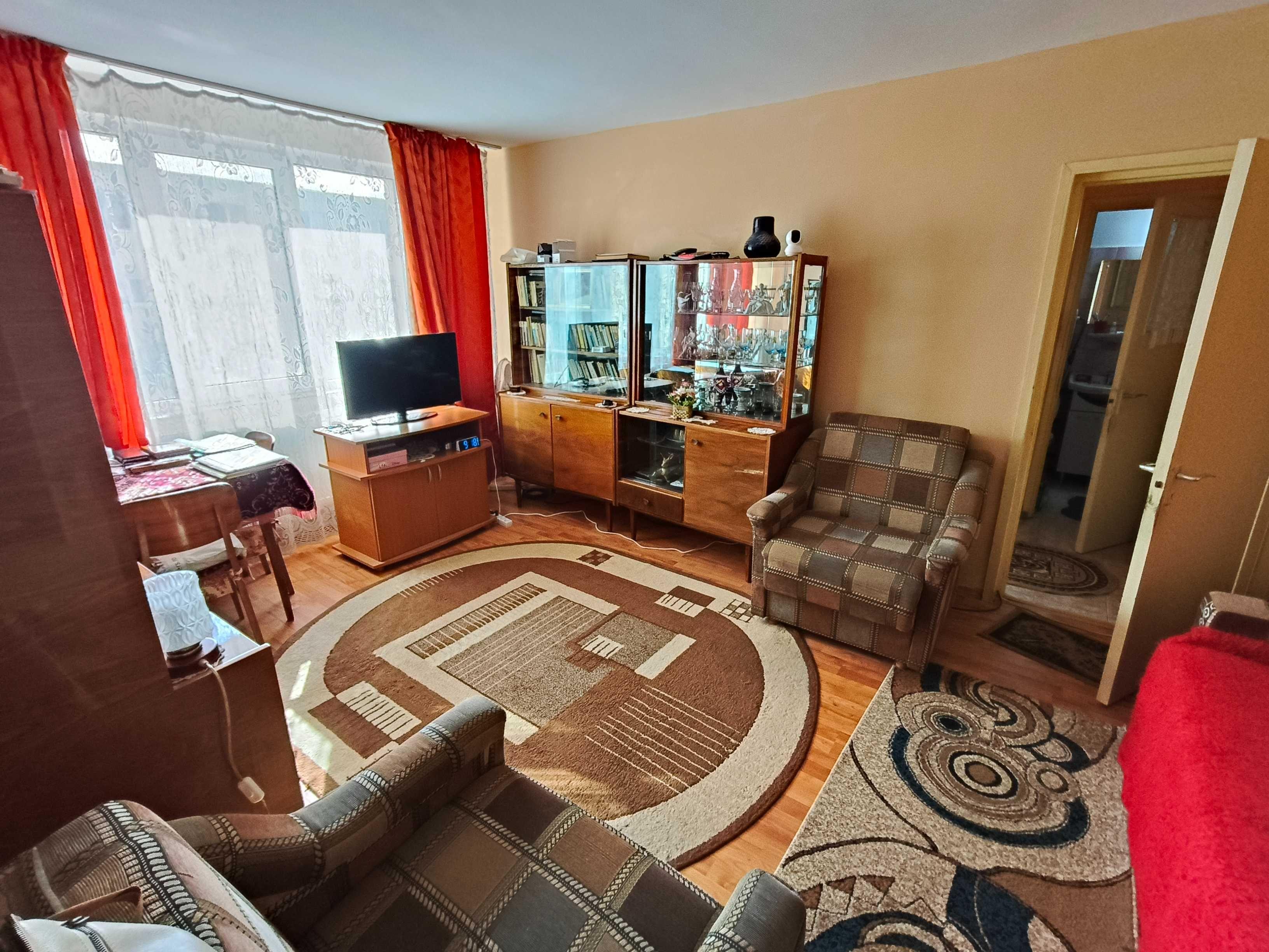Apartament 3 camere  Trivale cu centrala proprie