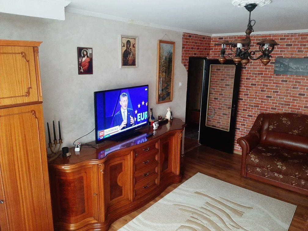 Închiriez apartament cu 3 camere