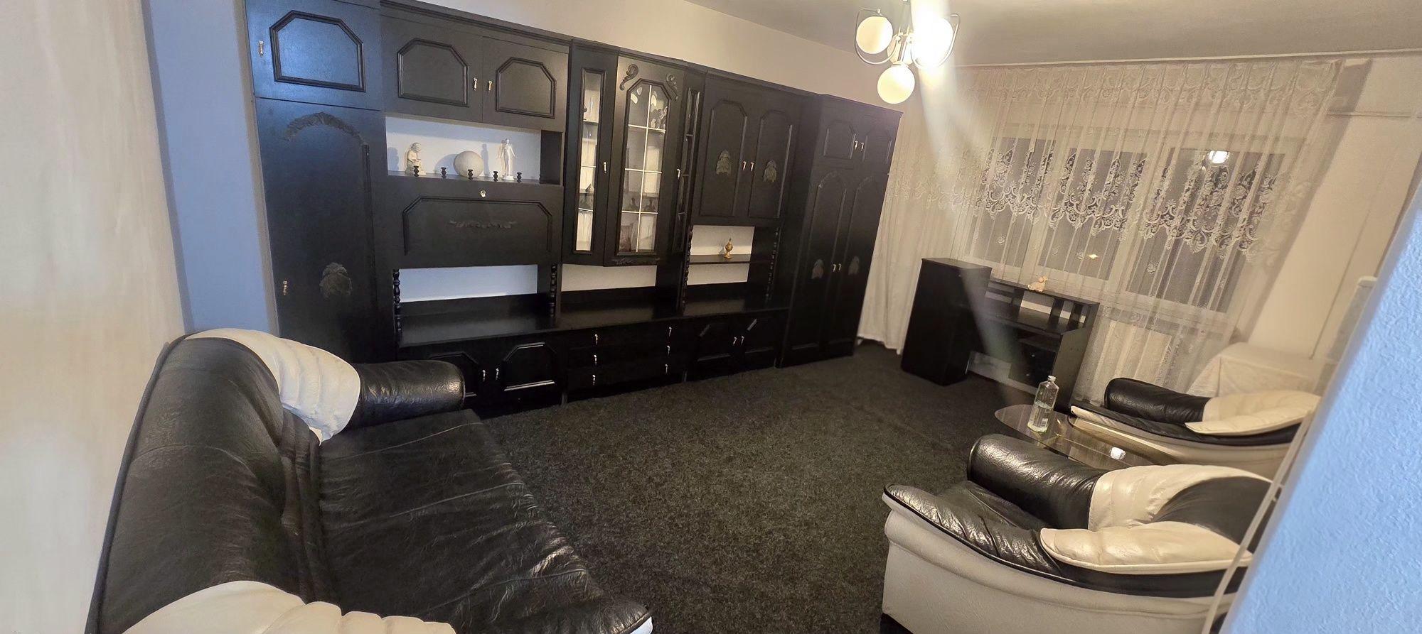 Ofer spre inchiriere apartament 3 camere Tudor Vladimirescu Pitesti