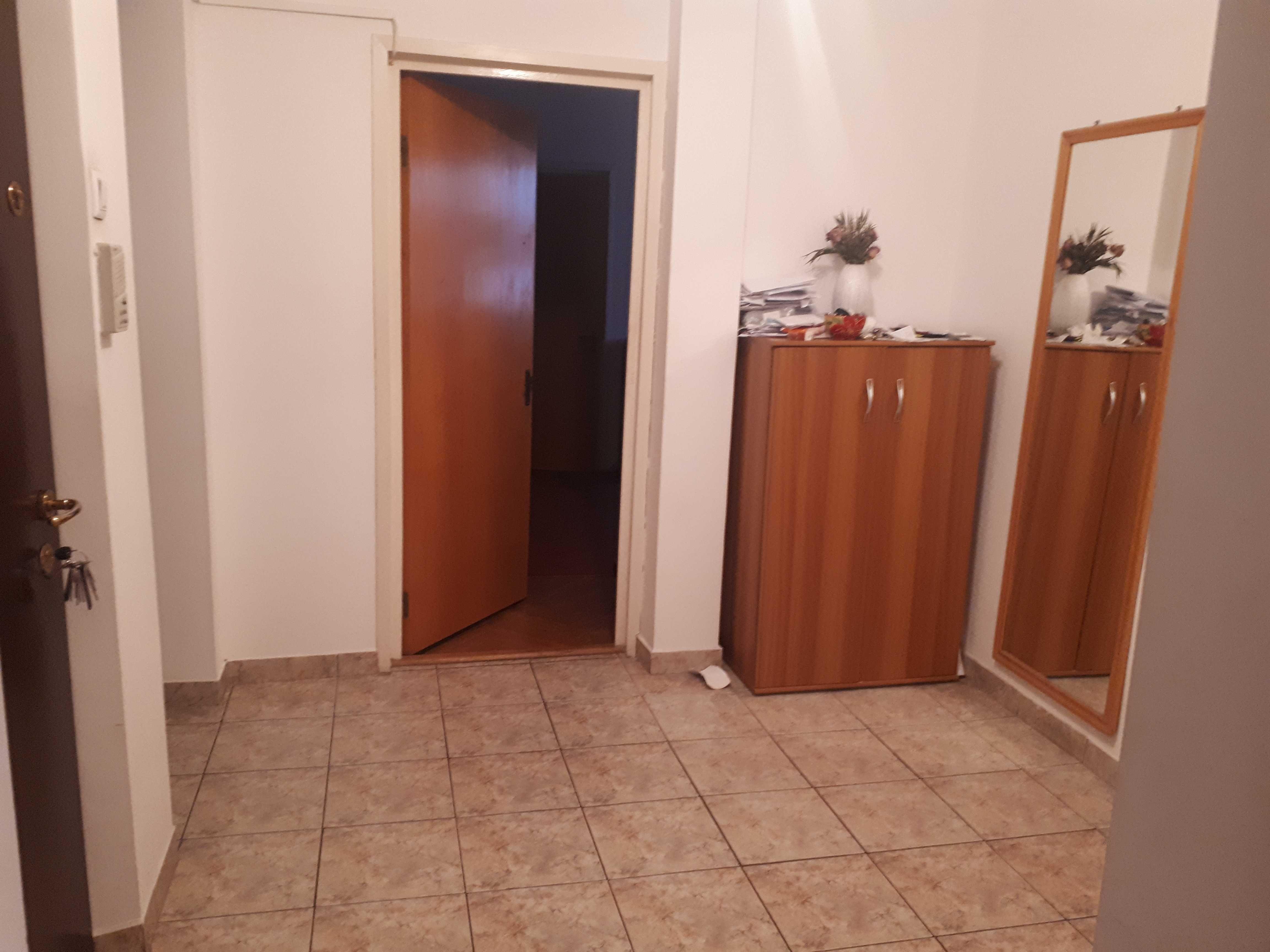 AVANTAJOS! Proprietar, inchiriez 4 camere Trivale la pret de 3 camere! - imagine 1