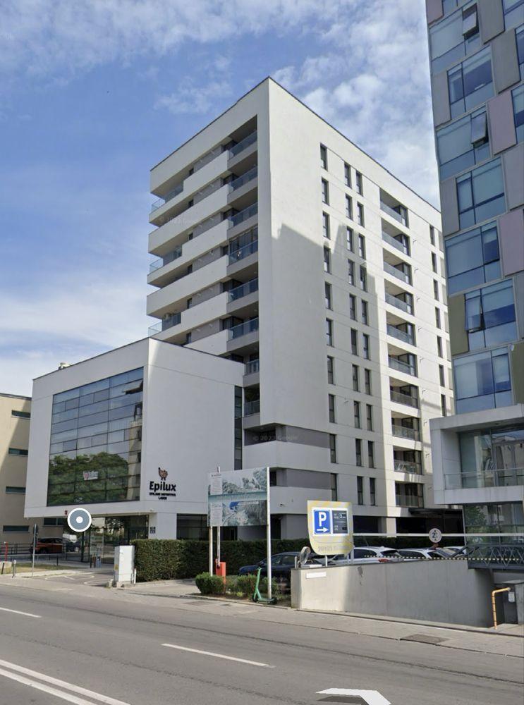 Spatiu comercial ultracentral  IC Bratianu cu locuri de parcare - imagine 1