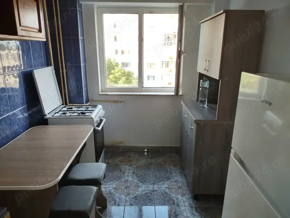 Ofer spre inchiriere apartament cu 2 camere zona Prundu