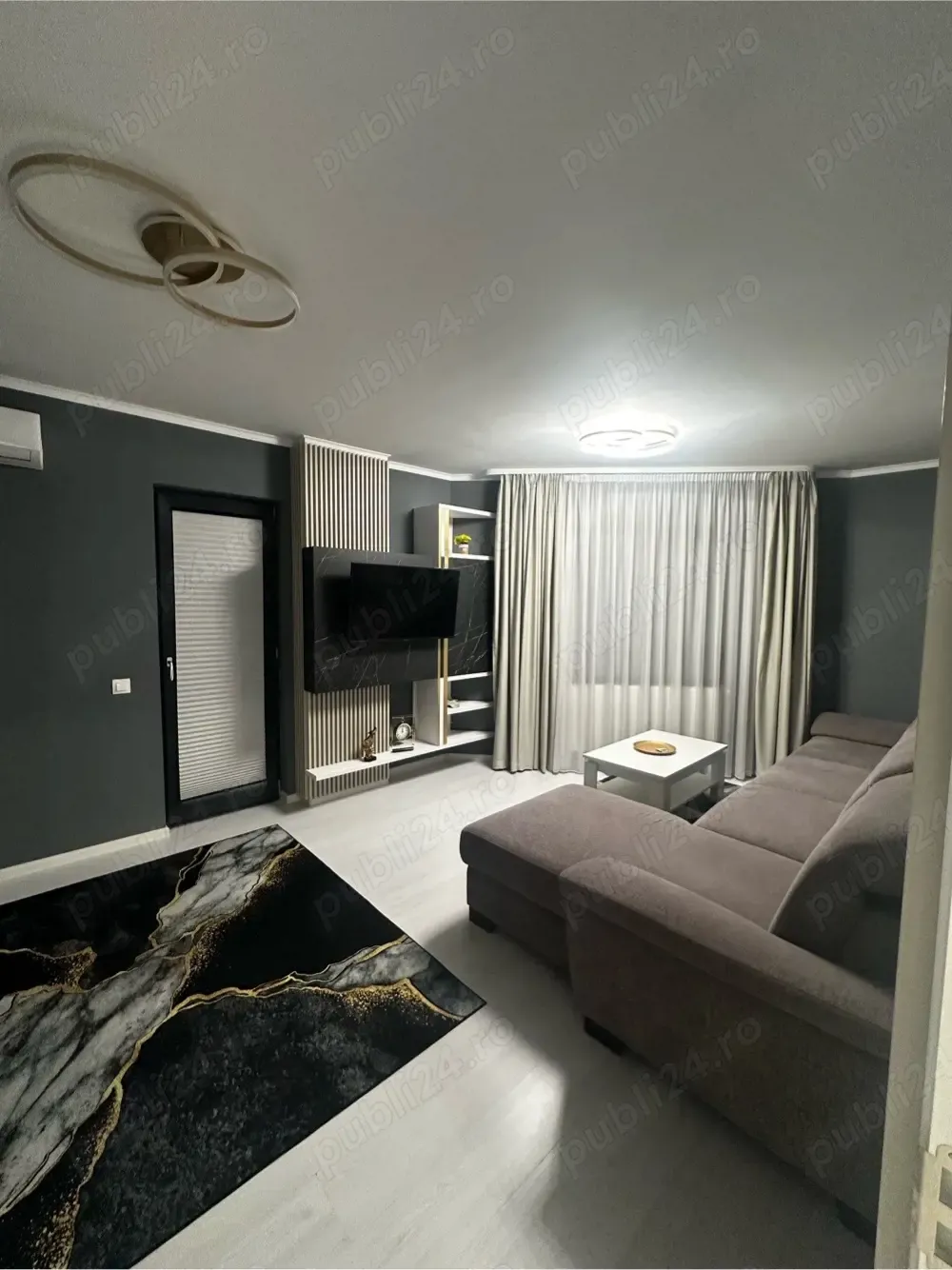 Apartament 3 Camere De Lux Zonă Centru