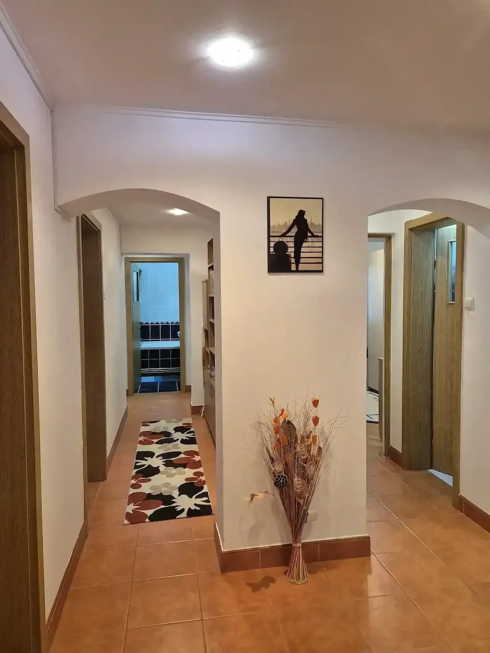 Vând apartament 4 camere zona Banat, Pitești - imagine 1