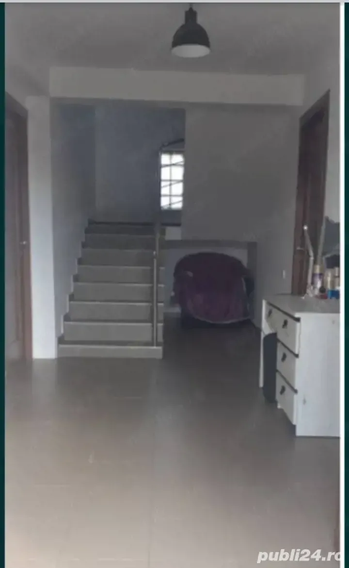 Vilă în Pitești,cartier Prundu Mic - imagine 1