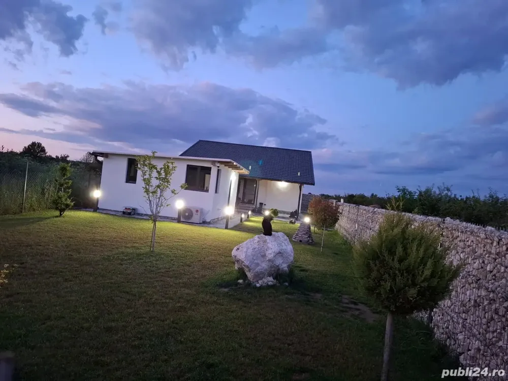 Proprietar vând casă mobilată la 2 km de Trivale