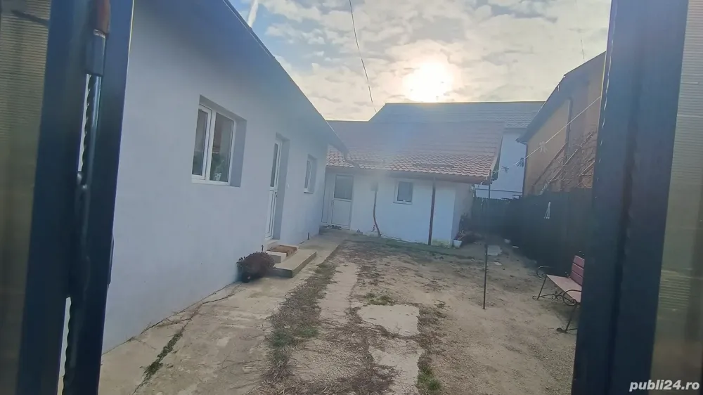 Vînd casă la intrarea Smeura