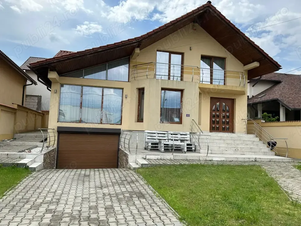 Casa de vanzare zona targul saptamanal