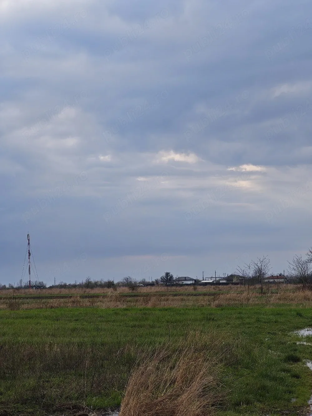 De vânzare teren Bradu - strada cornului. Preț  28 euro urgent