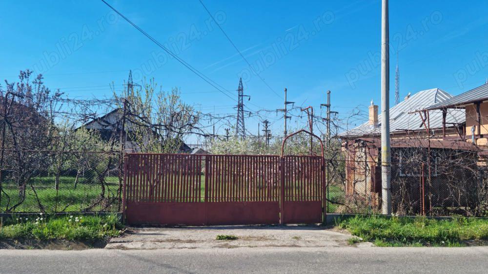 Particular,vand 1045 mp teren intravilan Pitesti,str. Plopilor, toate utilitatile, asfalt.