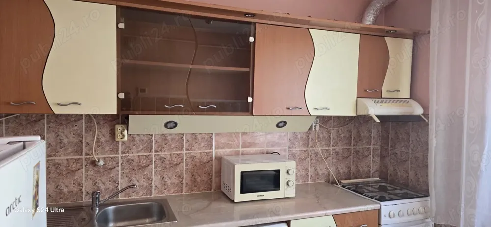 Închiriez apartament cu doua camere