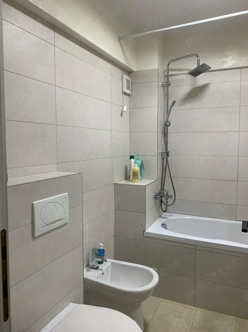Apartament de închiriat  cu 3 camere