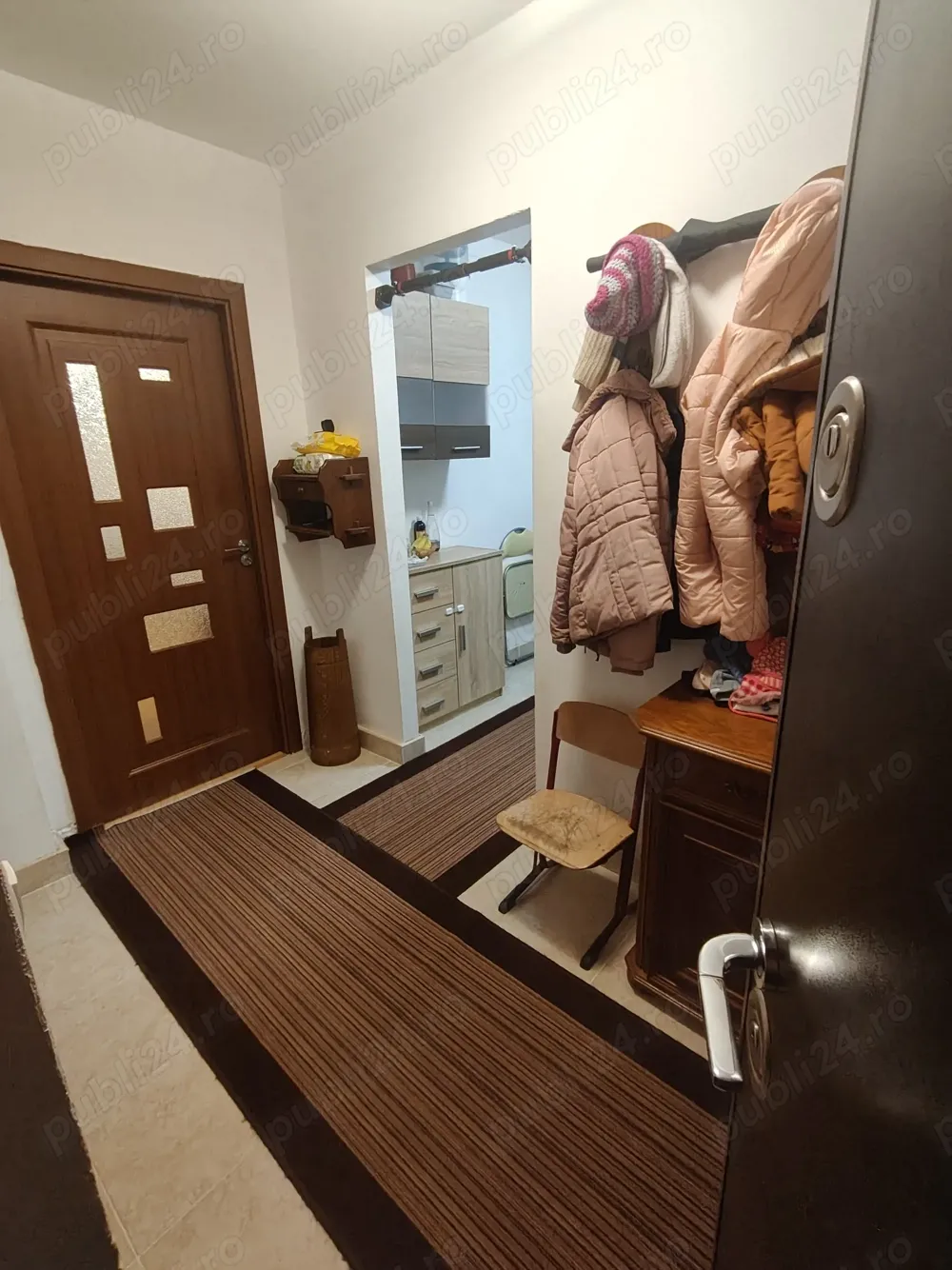 Vand sau schimb apartament 2 camere cu 3 camere + diferenta - imagine 1
