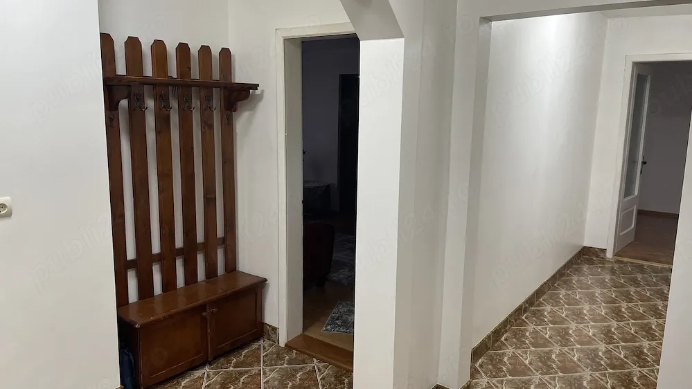 Proprietar, vând apartament 4 camere plus garaj