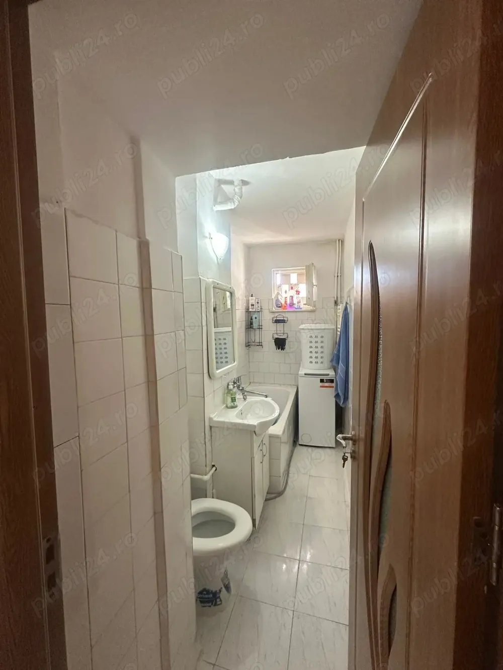 Închiriez Apartament cu 3 Camere