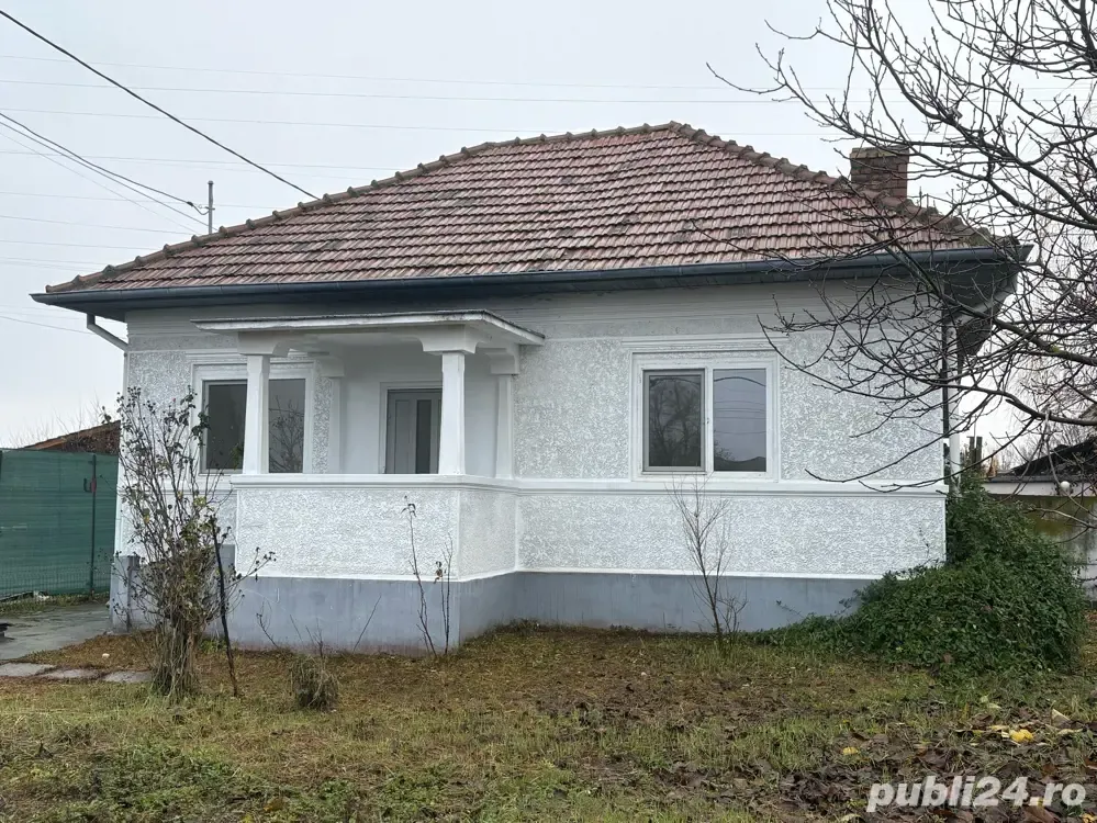 Casă cu teren, de vânzare