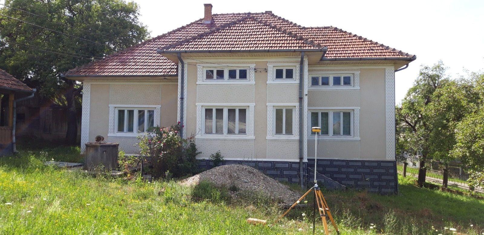 Casă si anexe Tămășești - imagine 1