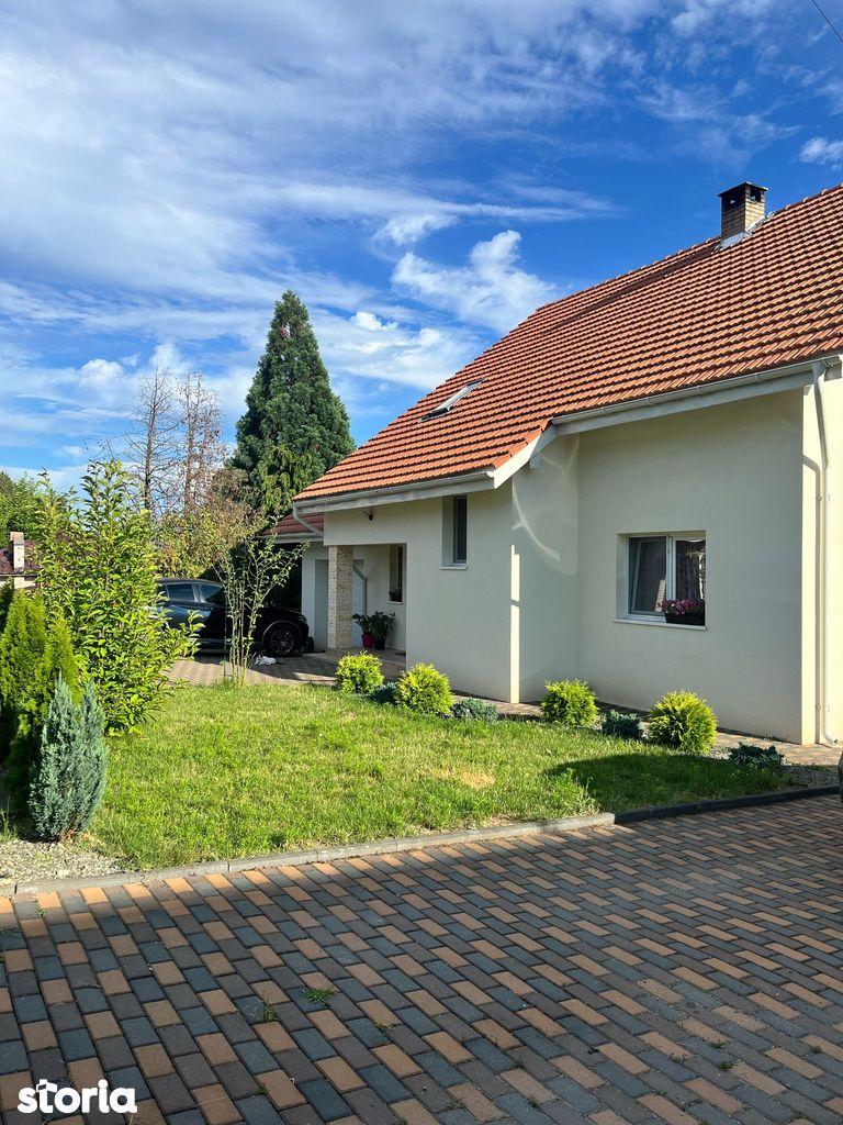 Casa zona Victoriei cu teren 11 ari. - imagine 1