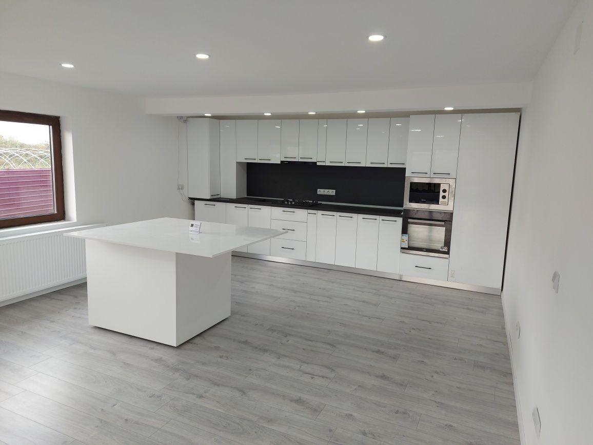 Vînd casă nouă cu 12 arii grădină - imagine 1