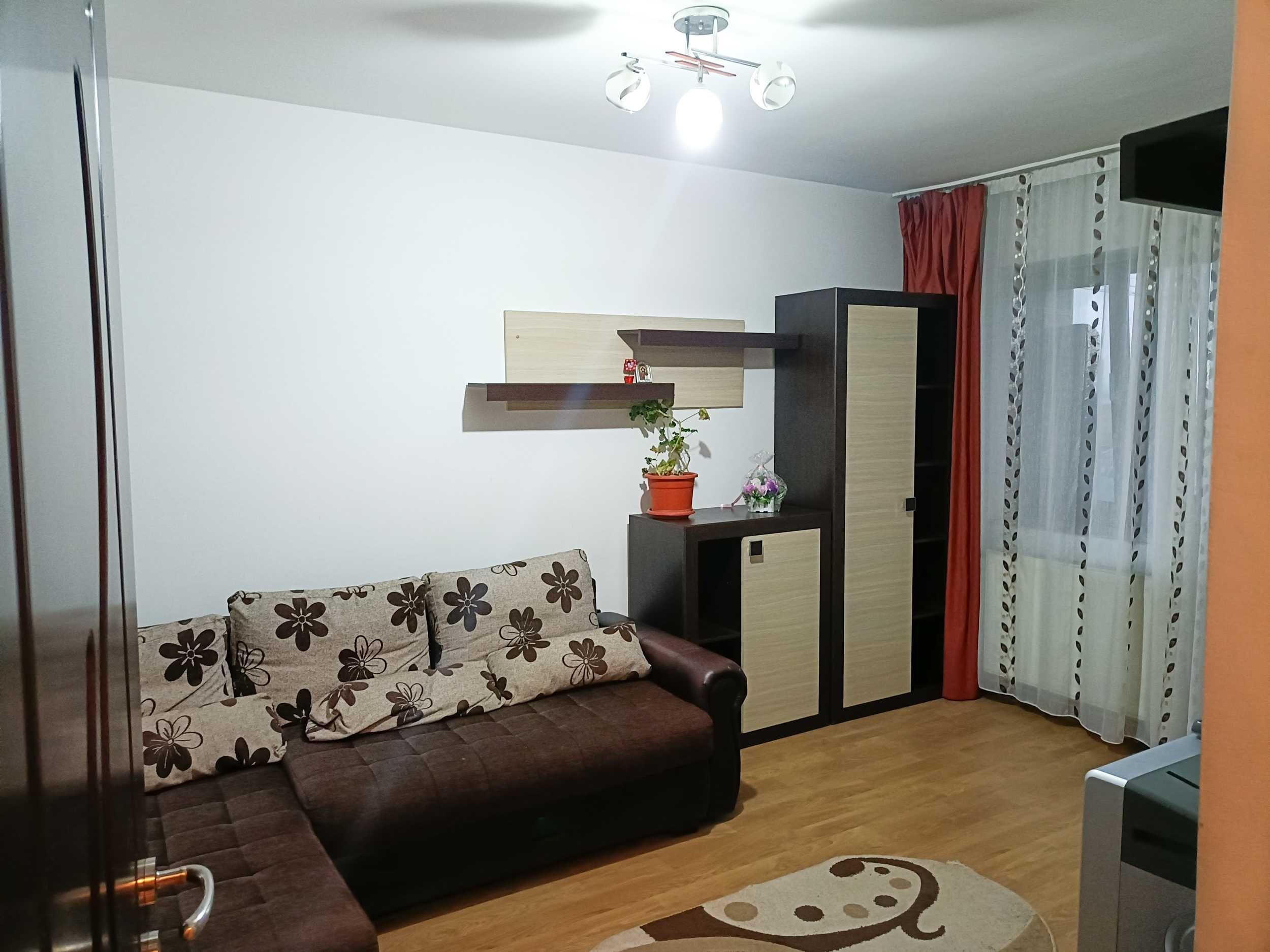 Inchiriez apartament 3 camere - imagine 1