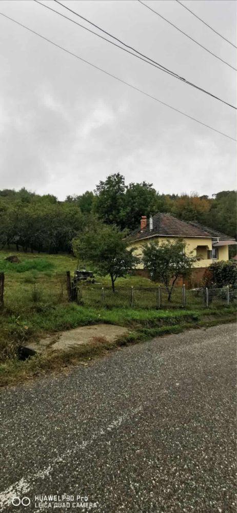 Vand casa la tara in comuna Slatioara jud Valcea langa Horezu