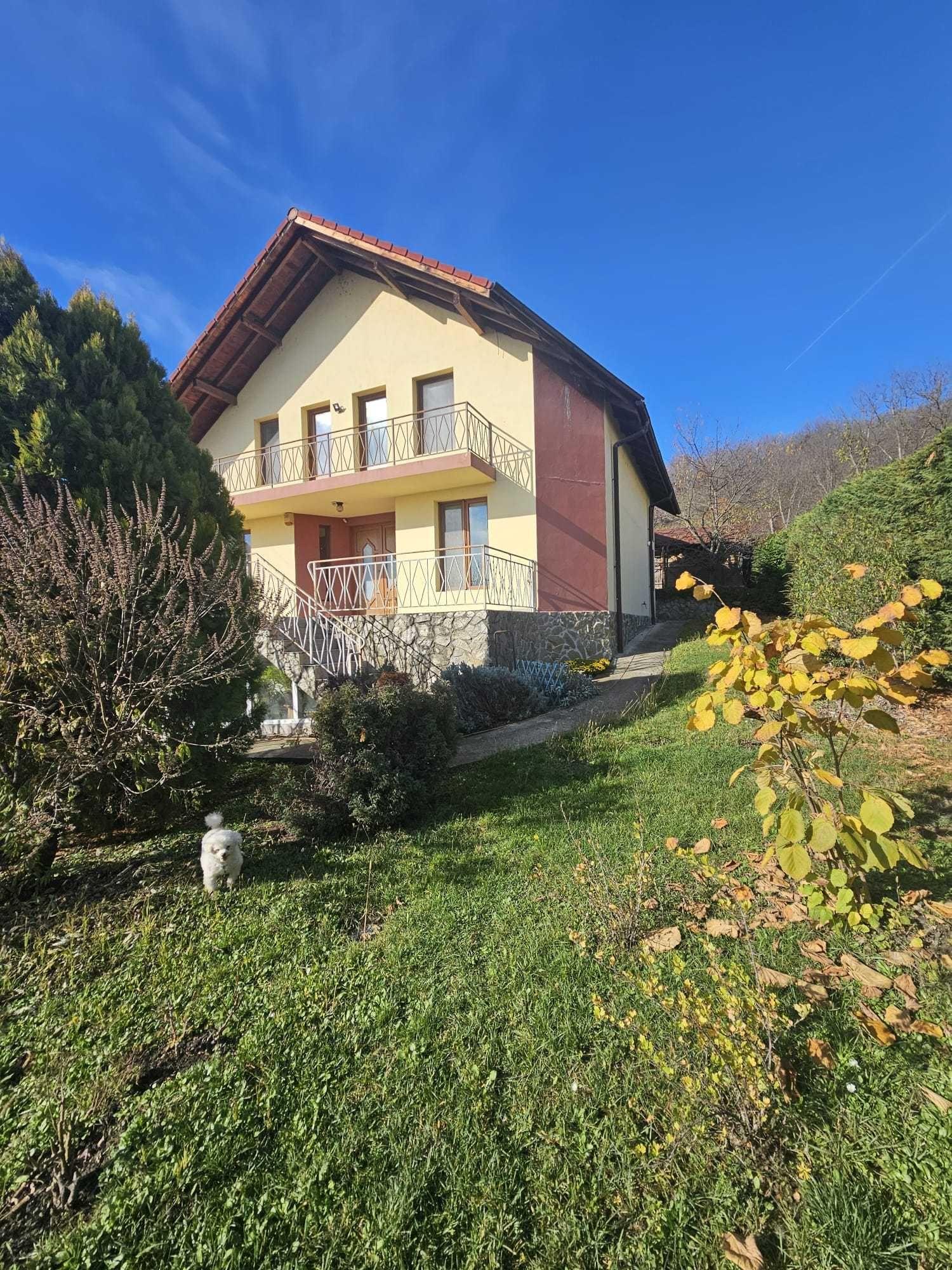 Casa si teren de  679 mp  in mun  Rm Valcea  Copacelu