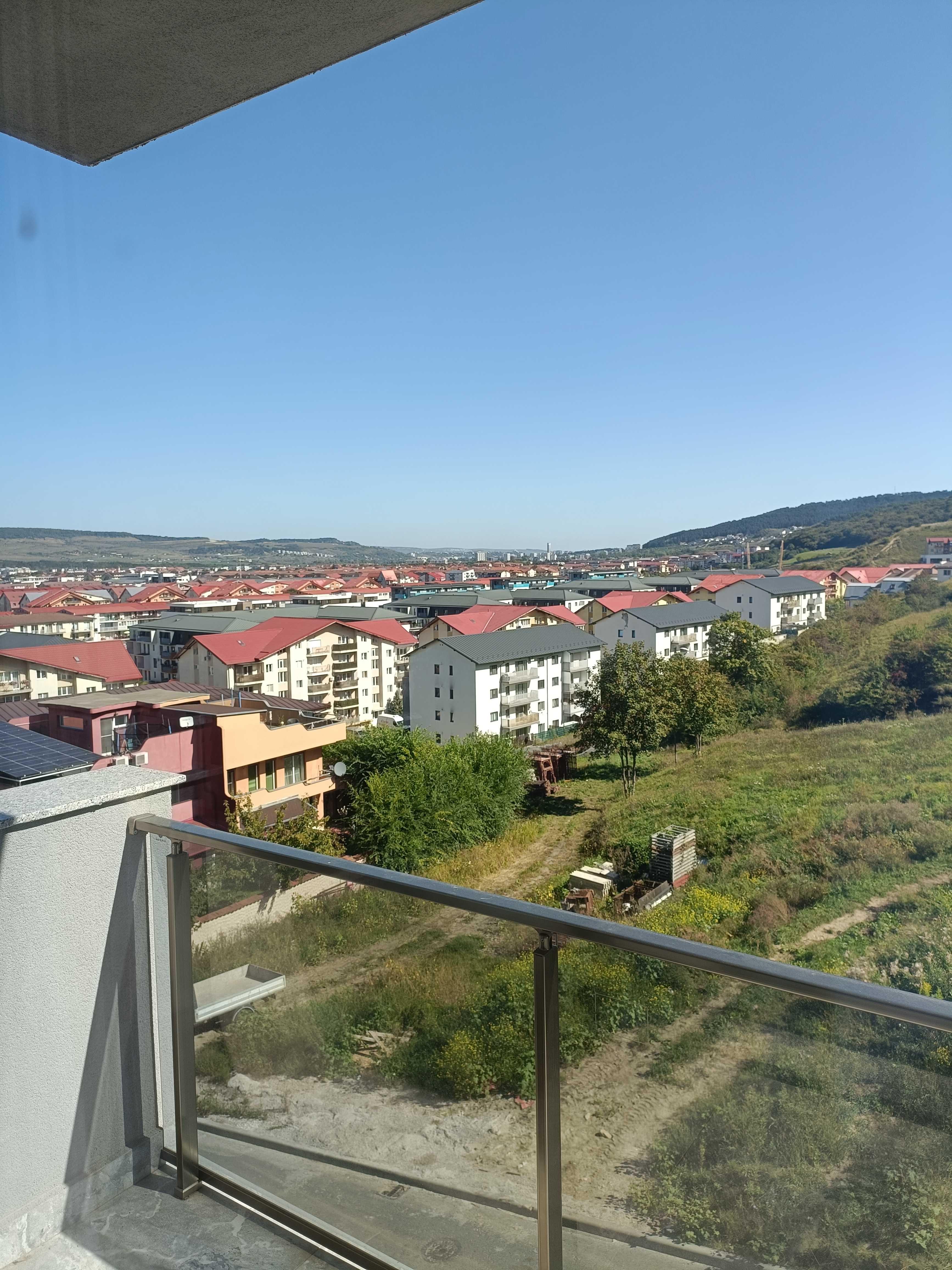 Inchiriez apartament cu garaj subteran - imagine 1