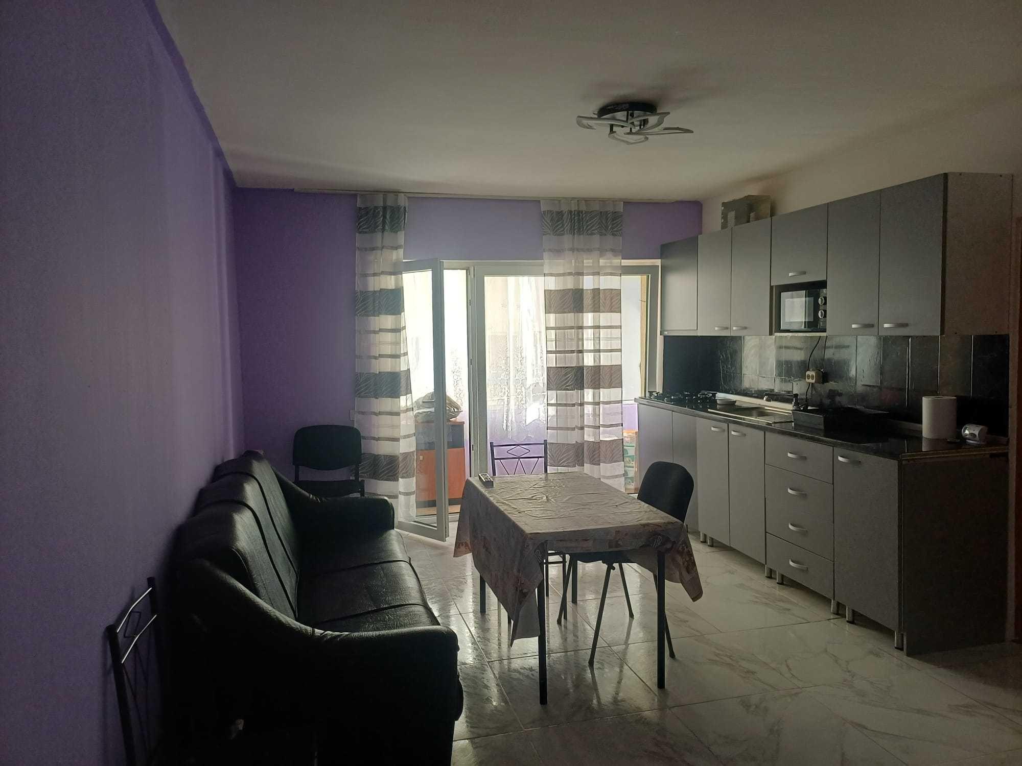 Închiriez apartament cu 2 camere floresti strada Stejarului