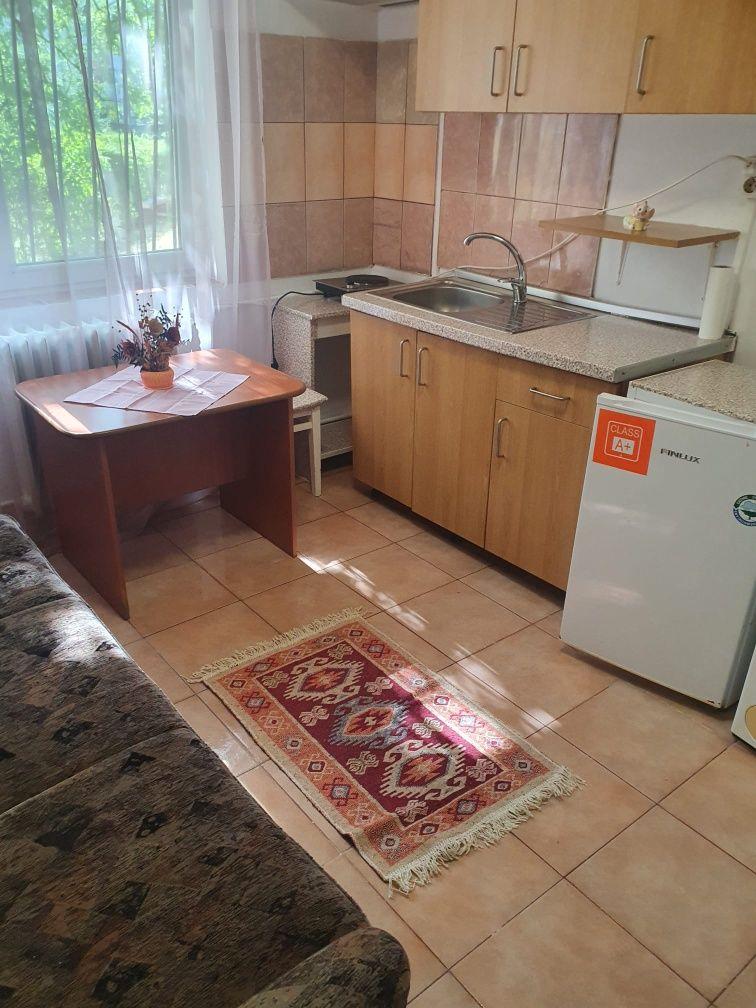 Închiriez garsonieră strada Albac