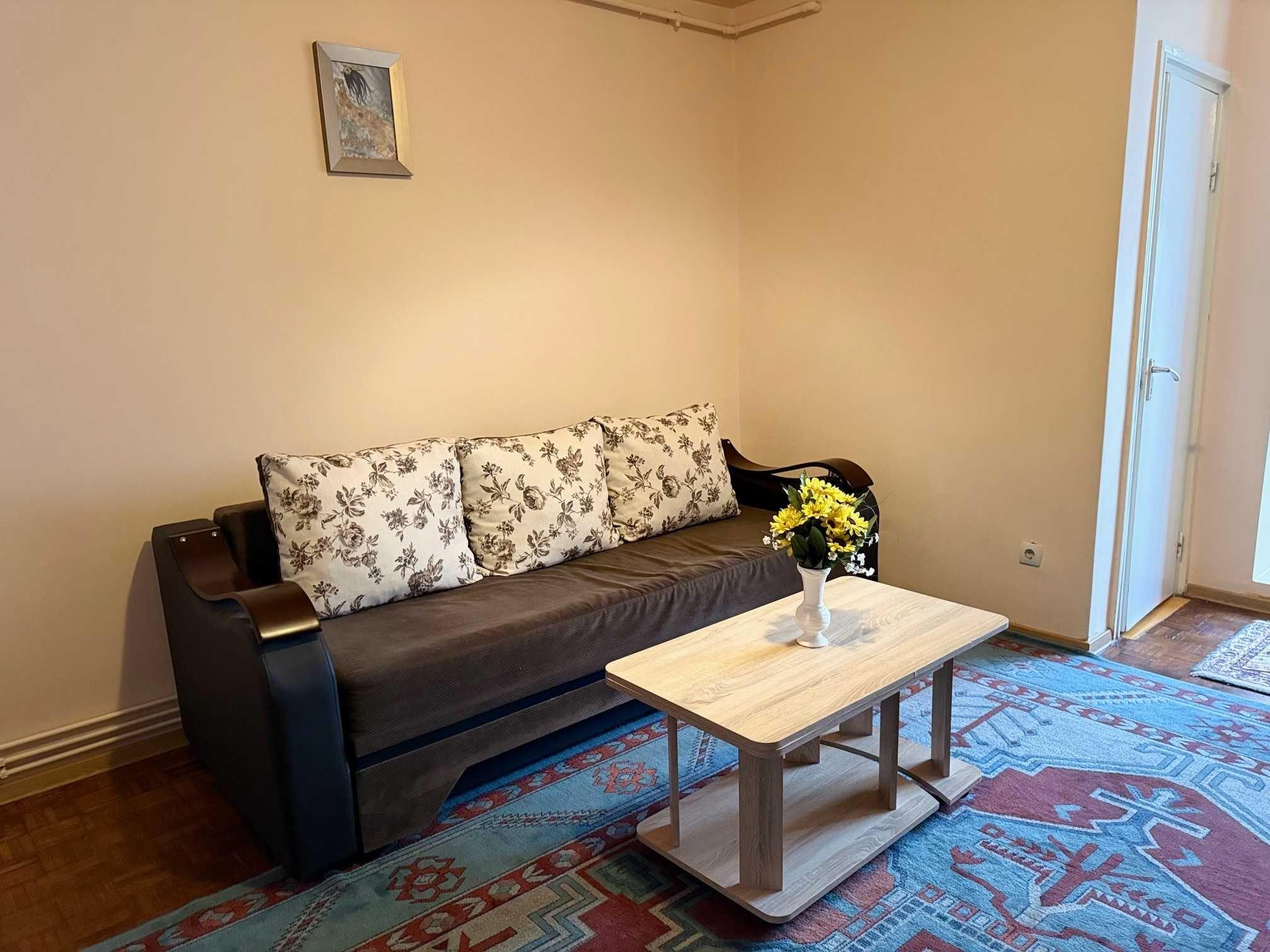 De Inchiriat garsoniera Zona UMF 280 € - imagine 1