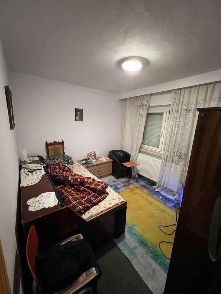 Apartament 3 camere,Decomandat,75 mp,Parter/4,Contructie 1986,Centrala